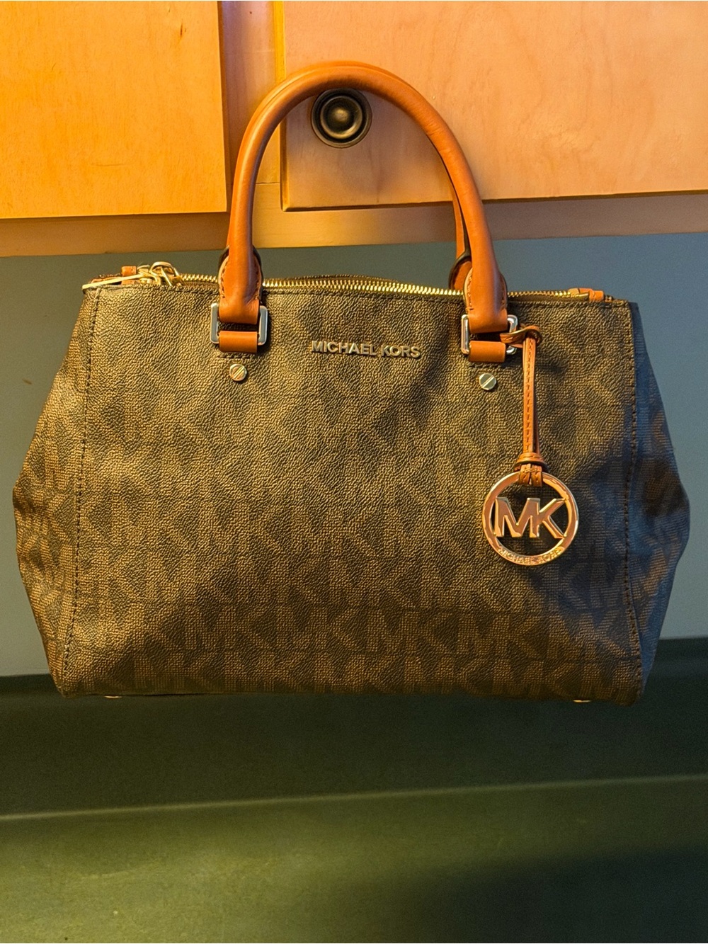 MICHAEL KORS Sutton Medium Size Brown Satchel/Handbag